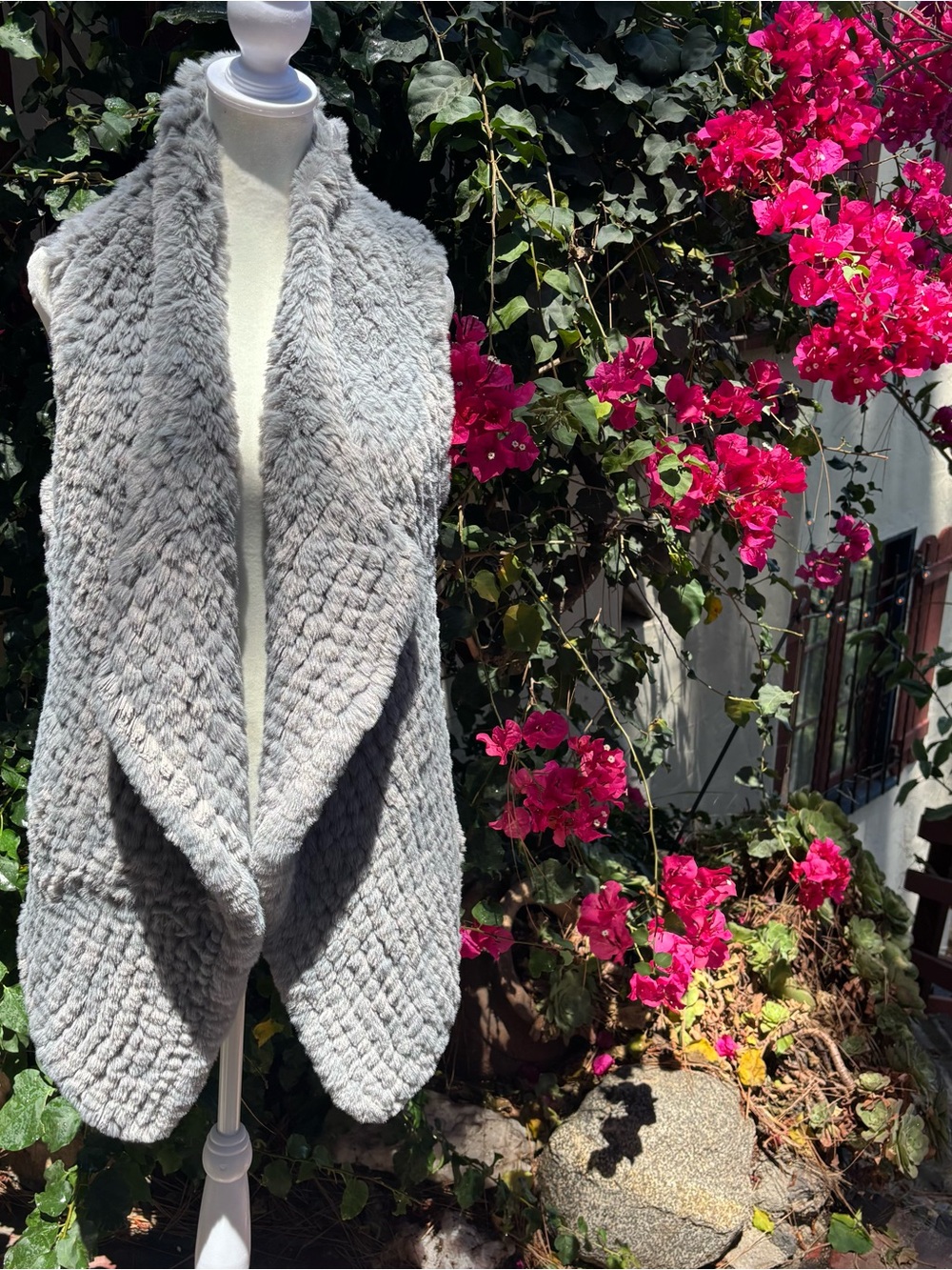 Chelsea & Theodore Cozy Open-Front Sleeveless Jacket - Light Gray